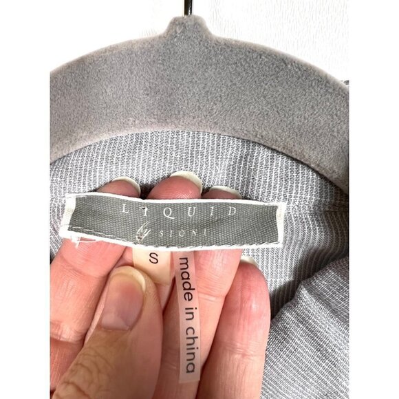 Liquid by‎ sioni gray button up top - Picture 4 of 7